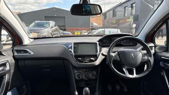 Peugeot 208 1.2 PureTech Allure Premium 5dr (Apple Carplay/Android Auto)(Rea
