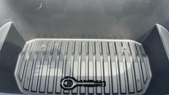 Tesla Model Y RWD 5dr Auto - Fixed Panoramic Sunroof - Wireless Charging - Hea