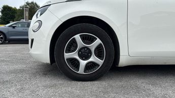 Fiat 500-e 87kW Passion 42kWh 3dr Auto (Apple Carplay/Android Auto)