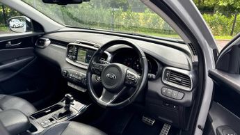 Kia Sorento 2.2 CRDi KX-3 5dr Auto (Navigation)(Opening Panoramic Roof)(Heat