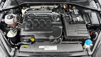 Volkswagen Golf 2.0 TDI R-Line 5dr DSG (Heated Front Seats)(Active Info Display)