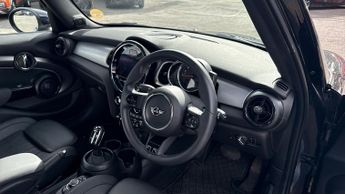 Mini Hatch 1.5 Cooper Exclusive II 5dr Auto (Premium Plus Pack)(Opening Pan
