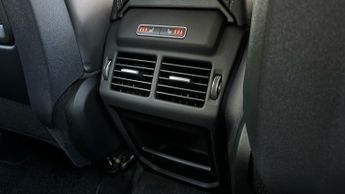 Land Rover Range Rover Evoque 2.0 Ingenium Si4 HSE Dynamic Lux 5dr Auto With Heated Front and 