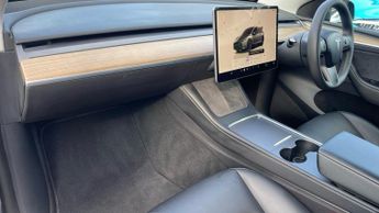 Tesla Model Y Long Range AWD 5dr Auto - Panoramic Sunroof - Heated Front Seat/