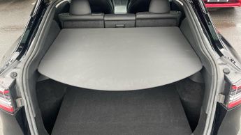 Tesla Model Y Long Range AWD 5dr Auto - Panoramic Sunroof - Heated Front Seat/