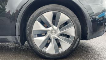 Tesla Model Y Long Range AWD 5dr Auto - Panoramic Sunroof - Heated Front Seat/