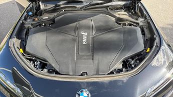 BMW i7 400kW xDrive60 Excellence Pro 105.7kWh 4dr Auto