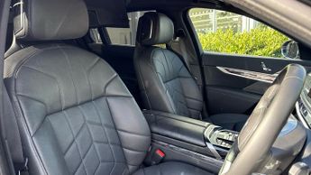 BMW i7 400kW xDrive60 Excellence Pro 105.7kWh 4dr Auto