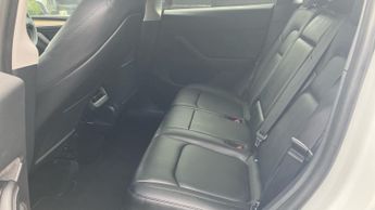 Tesla Model Y RWD 5dr Auto