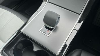 Land Rover Range Rover Evoque 2.0 D200 Dynamic HSE 5dr Auto With Fixed Panoramic Roof and Adap