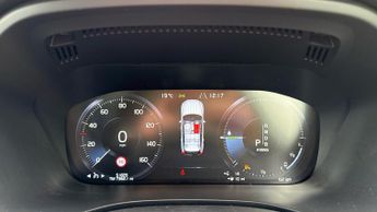 Volvo XC60 2.0 T8 (390) Hybrid R DESIGN Pro 5dr (Xenium Pack)(Apple Carplay