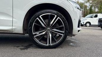 Volvo XC60 2.0 T8 (390) Hybrid R DESIGN Pro 5dr (Xenium Pack)(Apple Carplay