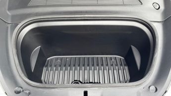 Tesla Model Y Long Range AWD 5dr Auto