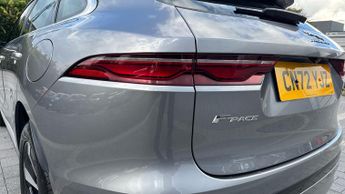 Jaguar F-PACE 2.0 P400e R-Dynamic SE 5dr Auto AWD