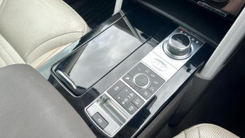 Land Rover Discovery 2.0 SD4 HSE 5dr Auto With Heated Front and Rear Seats and Fixed 
