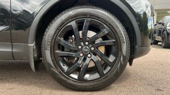Land Rover Discovery 2.0 SD4 HSE 5dr Auto With Heated Front and Rear Seats and Fixed 