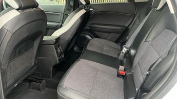 Renault Captur 1.6 E-Tech full hybrid 145 Techno 5dr Auto