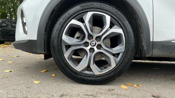 Renault Captur 1.6 E-Tech full hybrid 145 Techno 5dr Auto