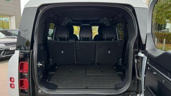 Land Rover Defender 3.0 D300 X-Dynamic SE 110 5dr Auto (7 Seat) With Heated Seats an