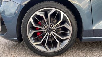 Ford Focus 1.0 EcoBoost Hybrid mHEV ST-Line Vignale 5dr Auto