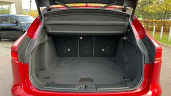 Jaguar F-PACE 2.0d (240) R-Sport 5dr Auto AWD With Heated Seats and Fixed Pano