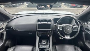 Jaguar F-PACE 2.0d (180) Chequered Flag 5dr Auto AWD
