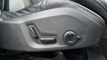 Volvo XC90 2.0 B5D (235) R DESIGN Pro 5dr AWD Geartronic With Heated Front 