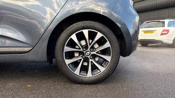 Renault Clio 1.6 E-TECH full hybrid 145 Evolution 5dr Auto (Rear Sensors)(Nav