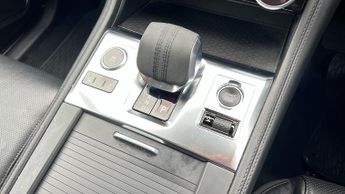 Jaguar F-PACE 2.0 D200 S 5dr Auto AWD With Heated Front Seats and Cruise Contr