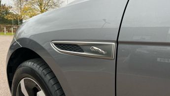 Jaguar F-PACE 2.0 D200 S 5dr Auto AWD With Heated Front Seats and Cruise Contr