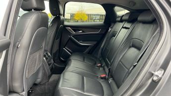 Jaguar F-PACE 2.0 D200 S 5dr Auto AWD With Heated Front Seats and Cruise Contr