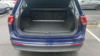 Volkswagen Tiguan 2.0 TDi 150 4Motion SEL 5dr DSG Auto with Glass Pan Roof  Soft L