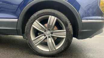 Volkswagen Tiguan 2.0 TDi 150 4Motion SEL 5dr DSG Auto with Glass Pan Roof  Soft L