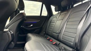 Mercedes-Benz GLC-Class GLC 220d 4Matic AMG Line Premium 5dr 9G-Tronic Auto with Apple C