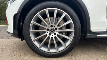 Mercedes-Benz GLC-Class GLC 220d 4Matic AMG Line Premium 5dr 9G-Tronic Auto with Apple C