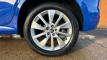 Skoda Kamiq 1.0 TSI 110 SE 5dr DSG Auto with 1 Owner  Apple Carplay  Cloth U