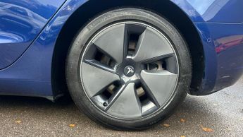 Tesla Model 3 Long Range AWD 4dr Auto