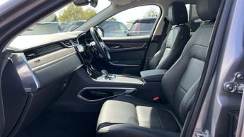 Jaguar F-PACE 2.0 D200 S 5dr Auto AWD With Heated Front Seats and Fixed Panora