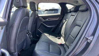 Jaguar F-PACE 2.0 D200 S 5dr Auto AWD With Heated Front Seats and Fixed Panora