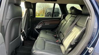 Land Rover Range Rover 3.0 D350 HSE 4dr Auto With Heated and Cooled Seats and Head-up D