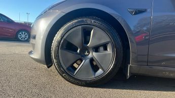 Tesla Model 3 Long Range AWD 4dr Auto
