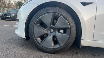 Tesla Model 3 Long Range AWD 4dr Auto