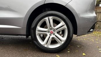 Jaguar F-PACE 2.0 P250 R-Dynamic S 5dr Auto AWD - 20 inch Alloys - Privacy Gla