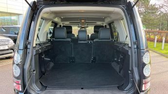 Land Rover Discovery 3.0 SDV6 HSE 5dr Auto With Heated Front and Rear Seats and Fixed