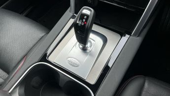 Land Rover Discovery Sport 1.5 P300e R-Dynamic SE 5dr Auto (5 Seat) With Heated Front Seats