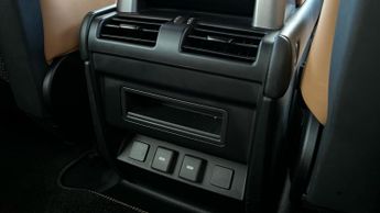 Land Rover Defender 3.0 D250 HSE 90 3dr Auto With Heated and Cooled Front Seats and 