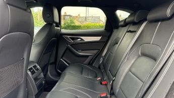 Jaguar F-PACE 2.0 D200 R-Dynamic S 5dr Auto AWD - Privacy Glass - 360 Camera