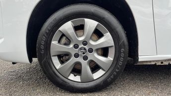 Vauxhall Combo Life 100kW Ultimate 52kWh 5dr Auto