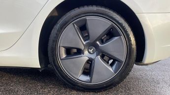 Tesla Model 3 RWD 4dr Auto