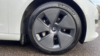 Tesla Model 3 RWD 4dr Auto